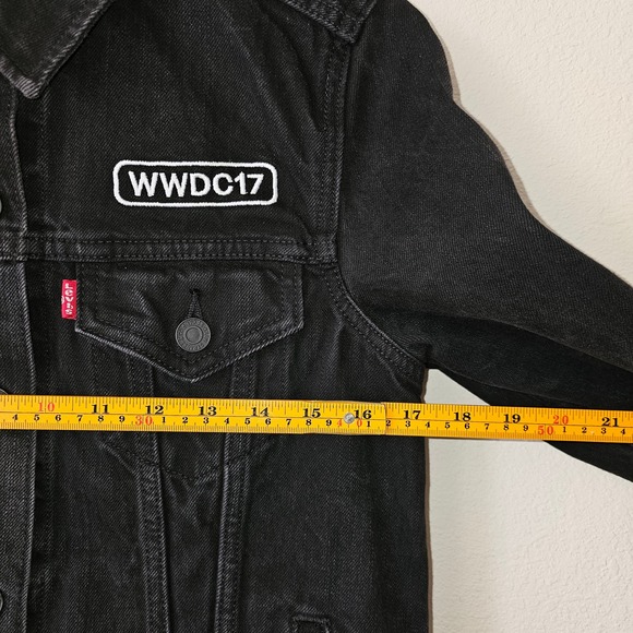 *RARE* APPLE WWDC 2017 x LEVI'S Women's Black Denim Trucker Button Jacket Sz M - Picture 14 of 15